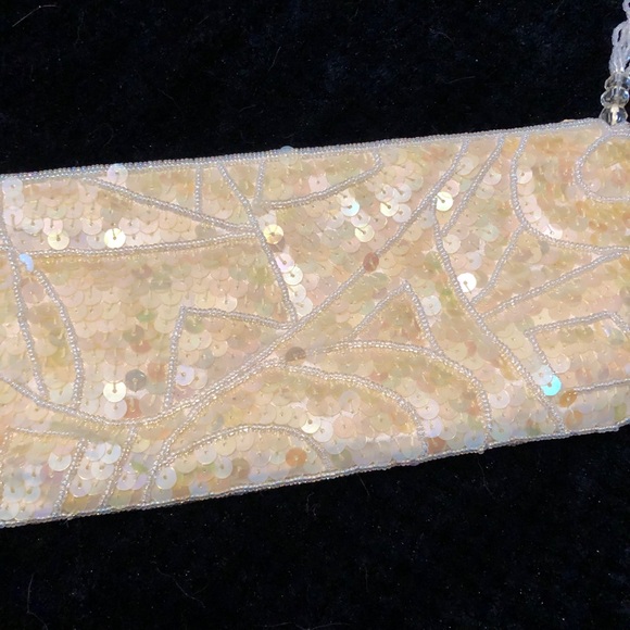 Purse - Picture 2 of 5